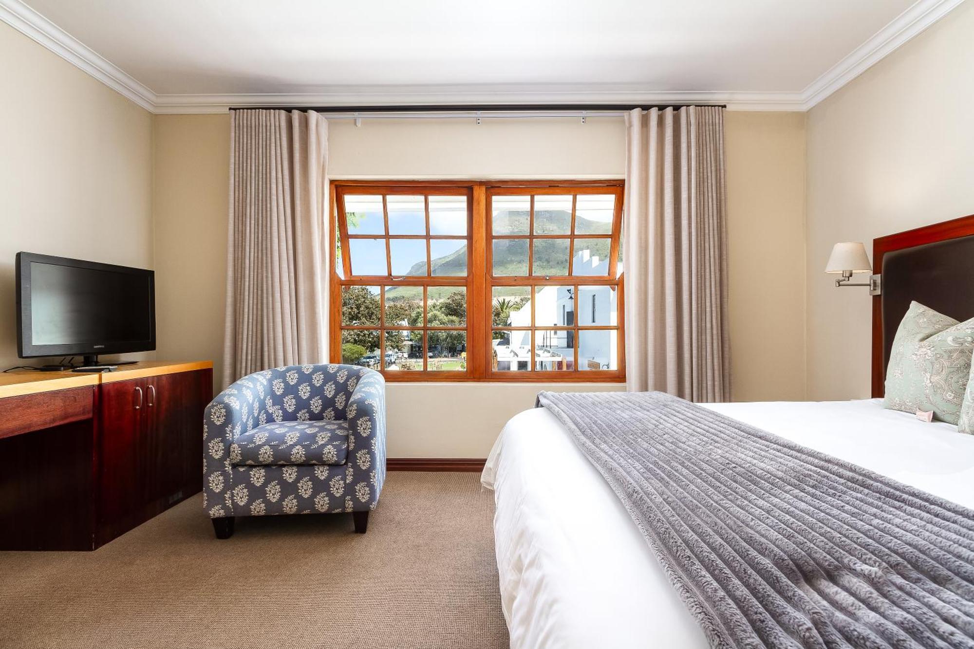 Noordhoek Village Hotel Exterior photo