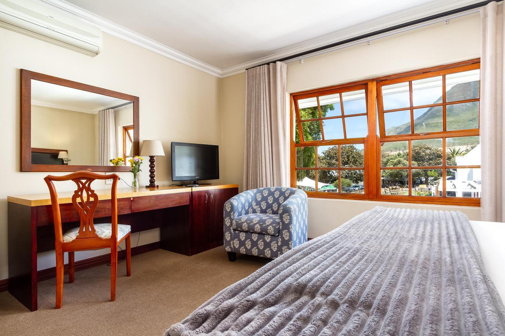 Noordhoek Village Hotel Exterior photo
